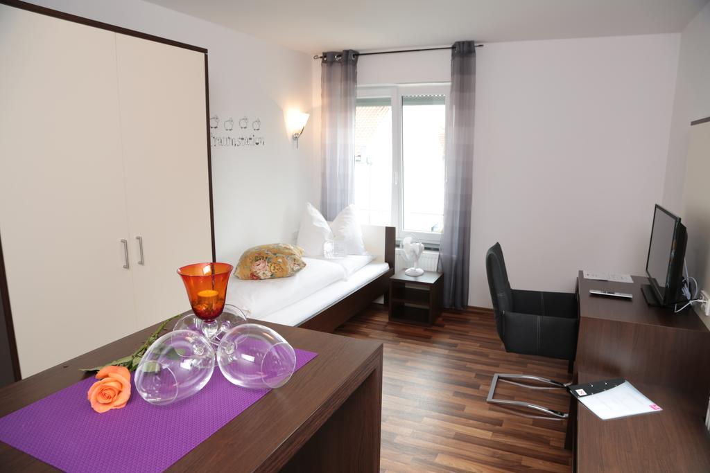 Hotel Am Marktplatz Gangkofen Szoba fotó